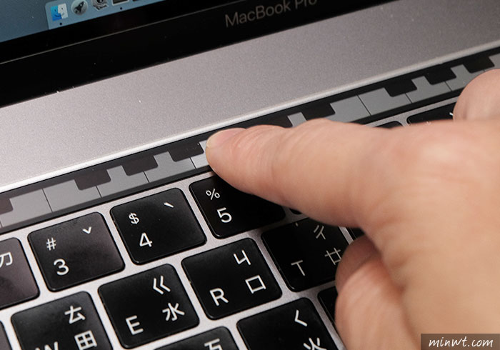 梅問題－[祕技] Touch Bar Piano讓Macbook Touch Bar 變電子琴