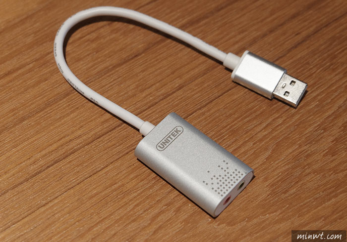 梅問題－[開箱] UNITEK 優越者USB外接式音效卡，讓Macbook可外接喇叭與麥克風